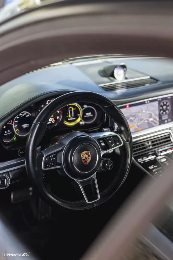 Porsche Panamera 4 E-Hybrid - 16