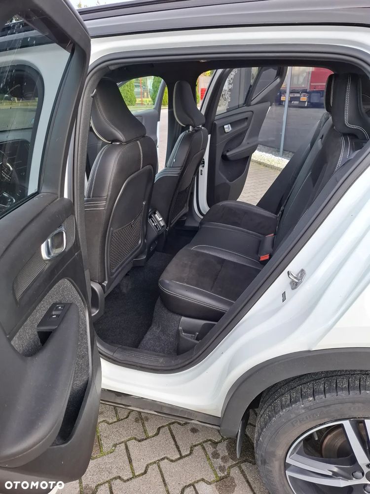 Volvo XC 40 T5 AWD R-Design - 9