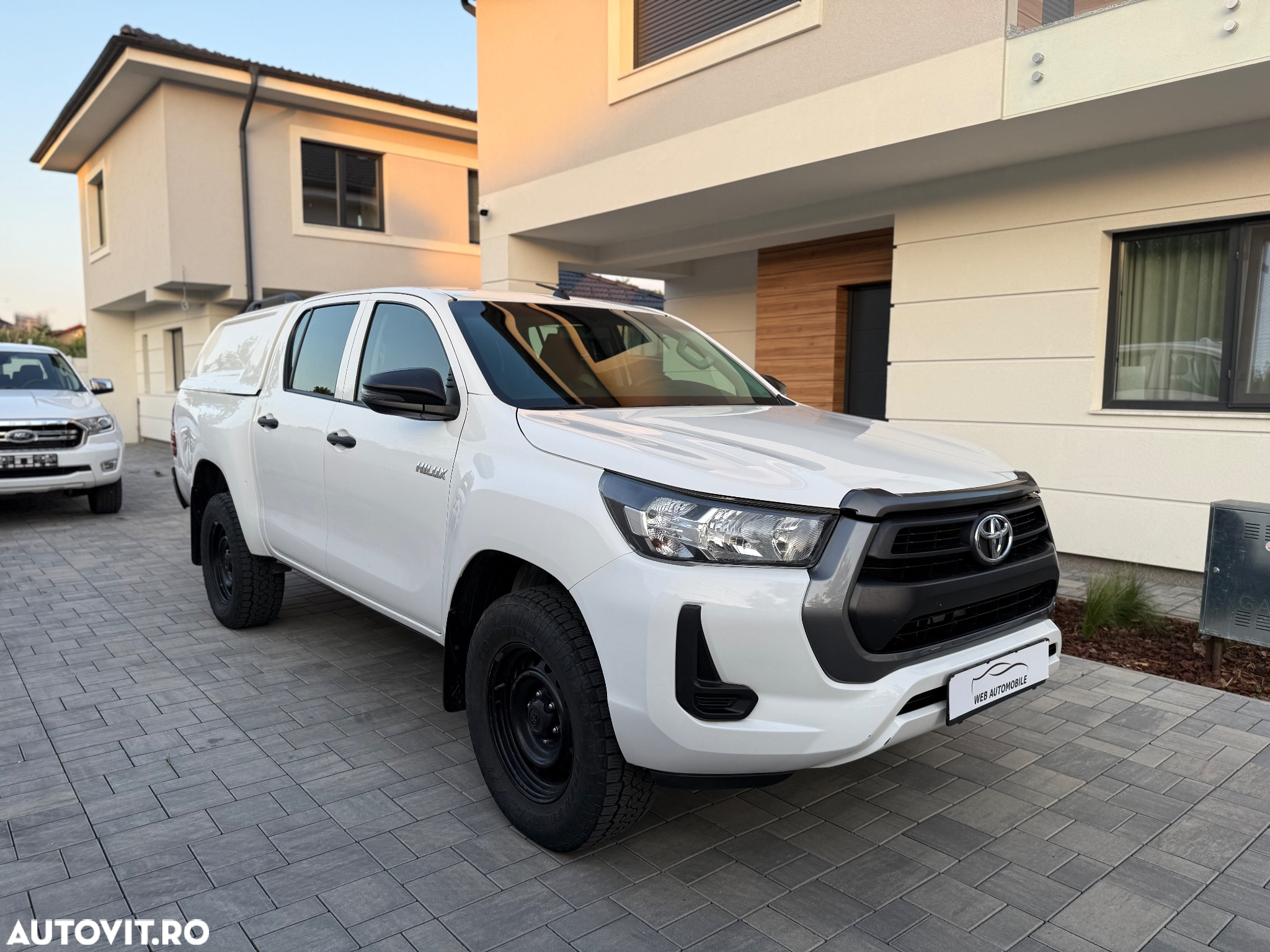 Toyota Hilux 2.4D 150CP 4x4 Double Cab 6MT Style - 3