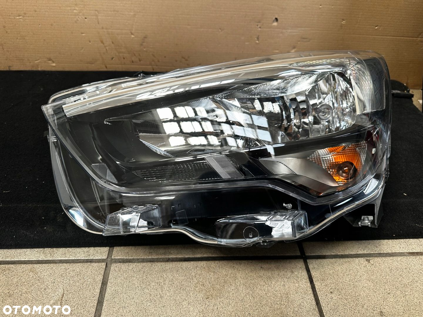 LAMPA LEWA PRZEDNIA OPEL COMBO C 9816825580 - 2