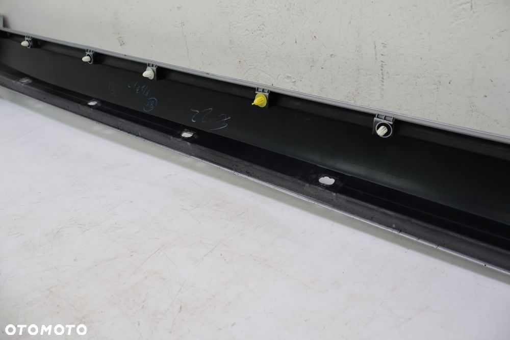 TOYOTA LAND CRUISER 200 08-11 LISTWA PROGOWA PRAWA 1F7 75850-60040 - 9