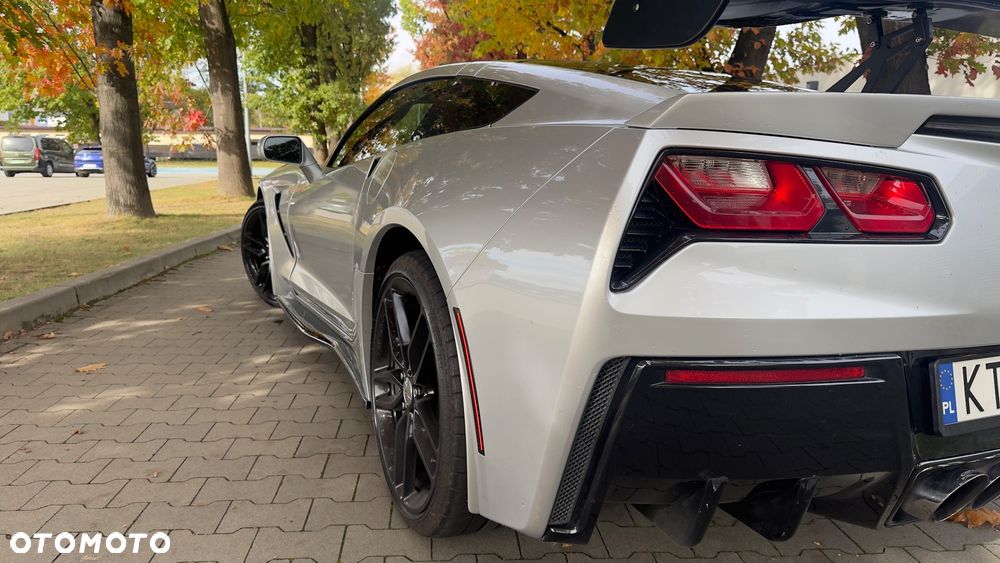 Chevrolet Corvette - 15