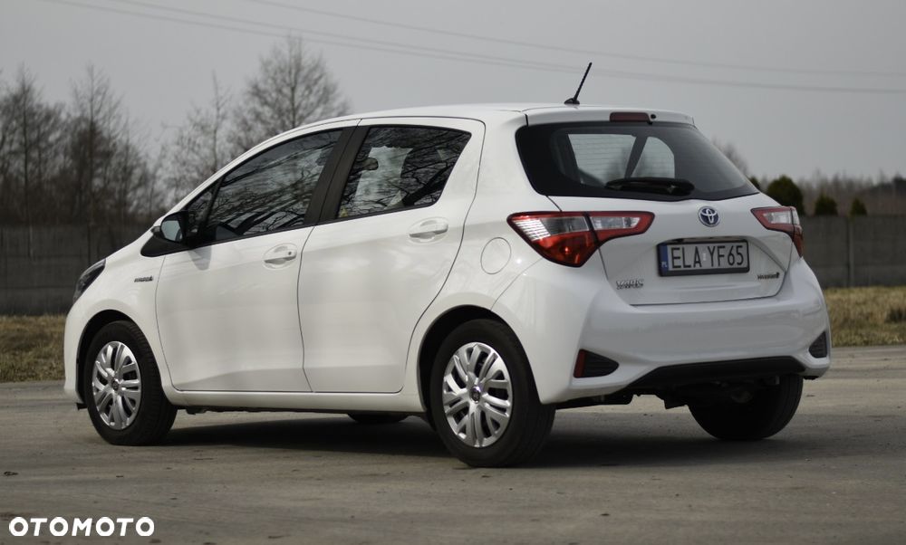 Toyota Yaris Hybrid 100 Premium EU6 - 13