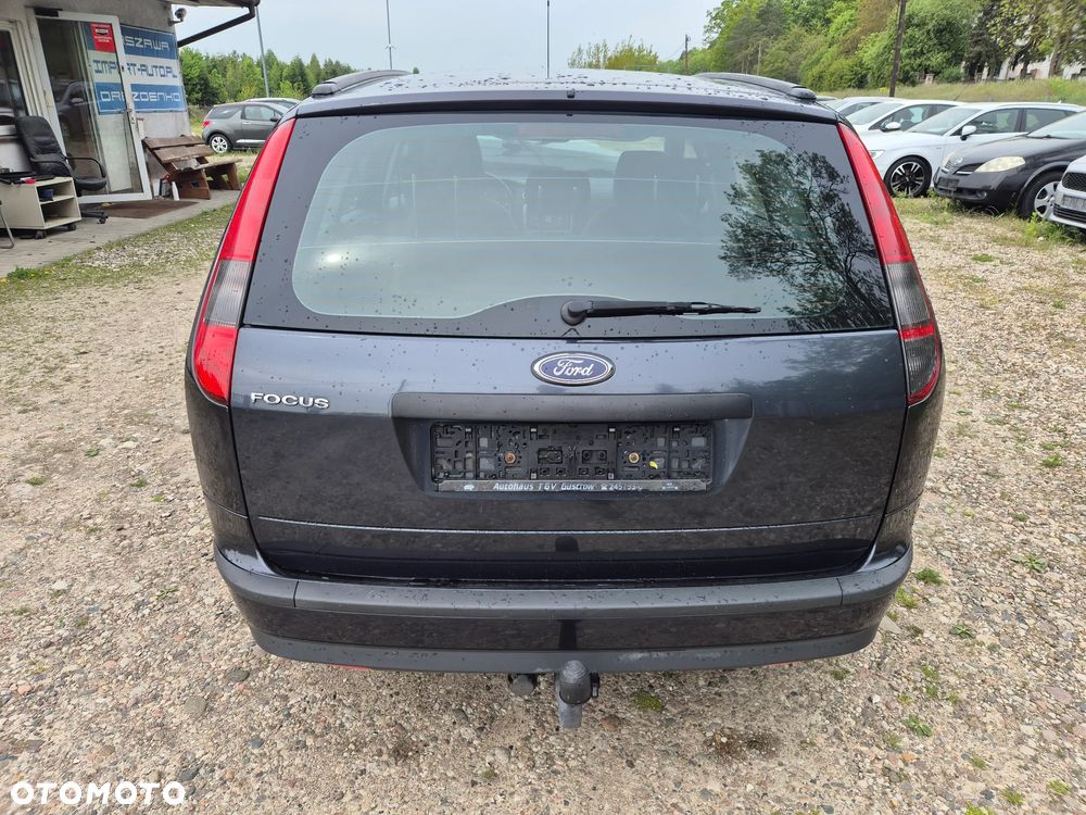 Ford Focus 1.6 16V Ambiente - 4