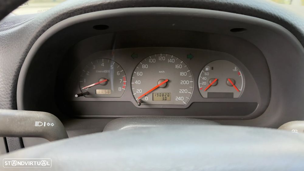 Volvo V40 Cross Country - 9