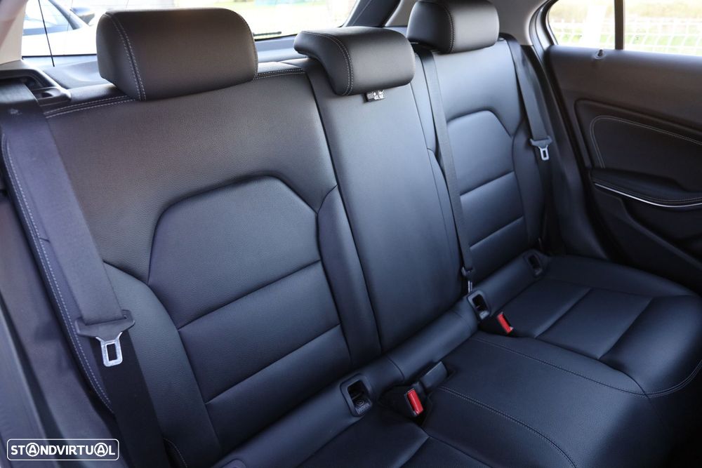 Mercedes-Benz A 180 d Urban - 13