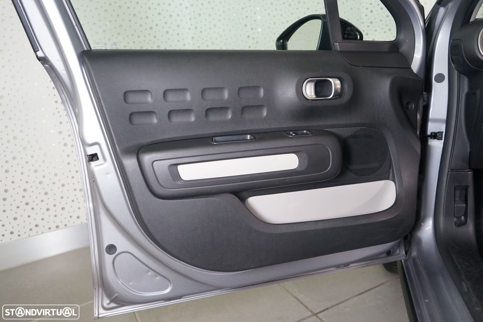 Citroën C3 1.2 PureTech Shine - 18