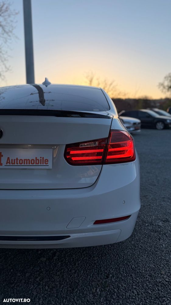 BMW Seria 3 320d Aut. Sport Line - 20