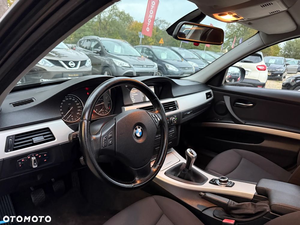 BMW Seria 3 318i - 15