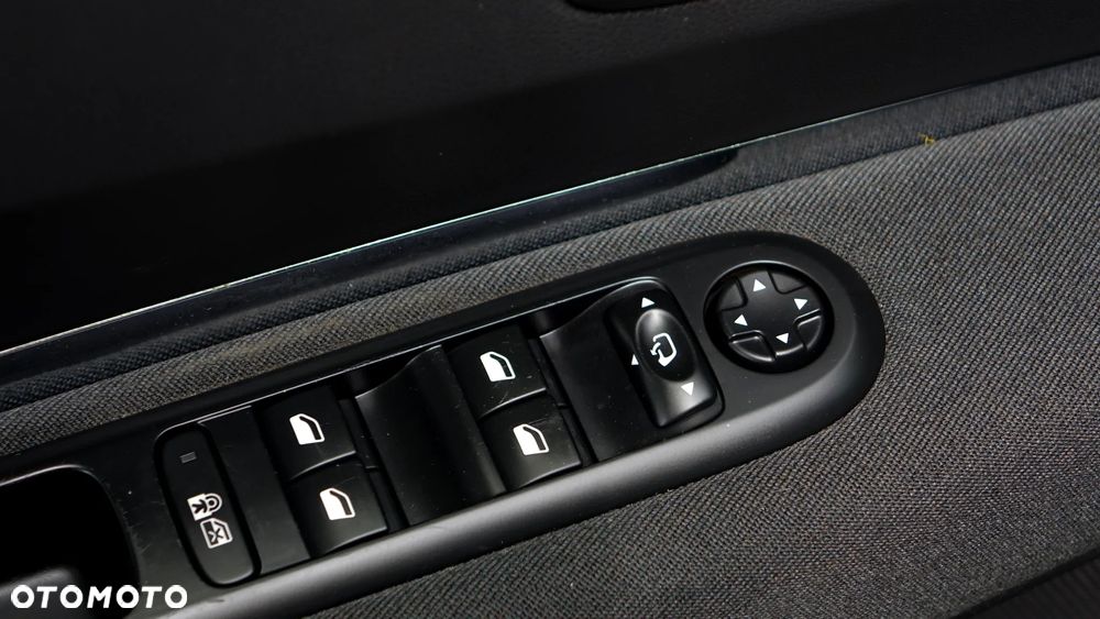 Peugeot 5008 1.6 THP Premium - 4