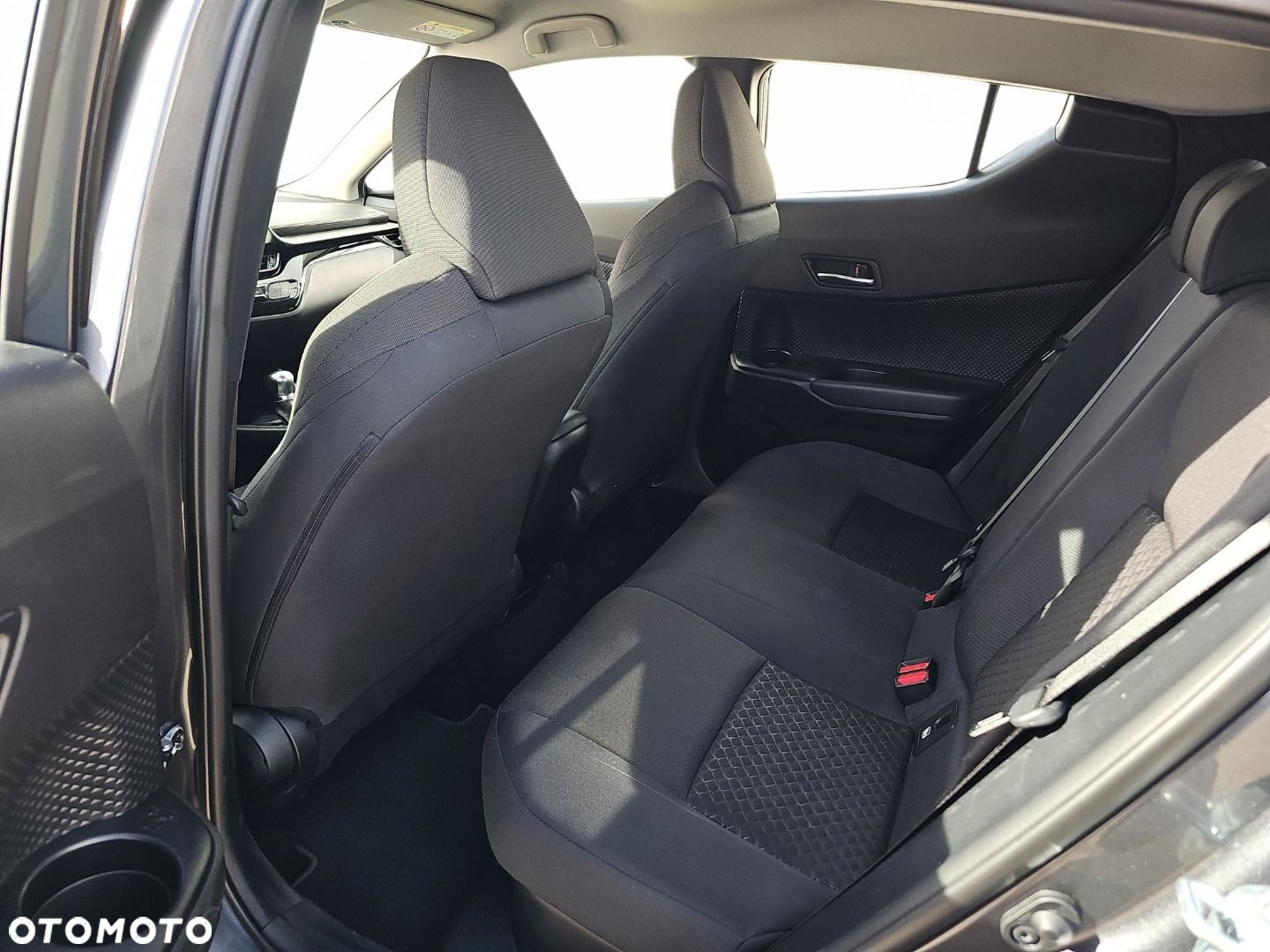 Toyota C-HR - 12