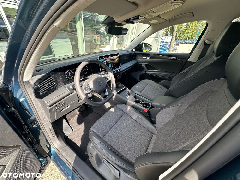 Volkswagen Tiguan - 11