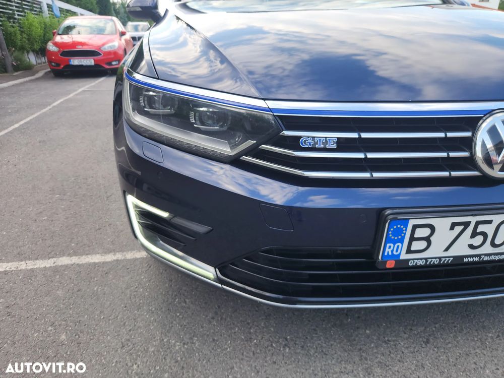 Volkswagen Passat - 12