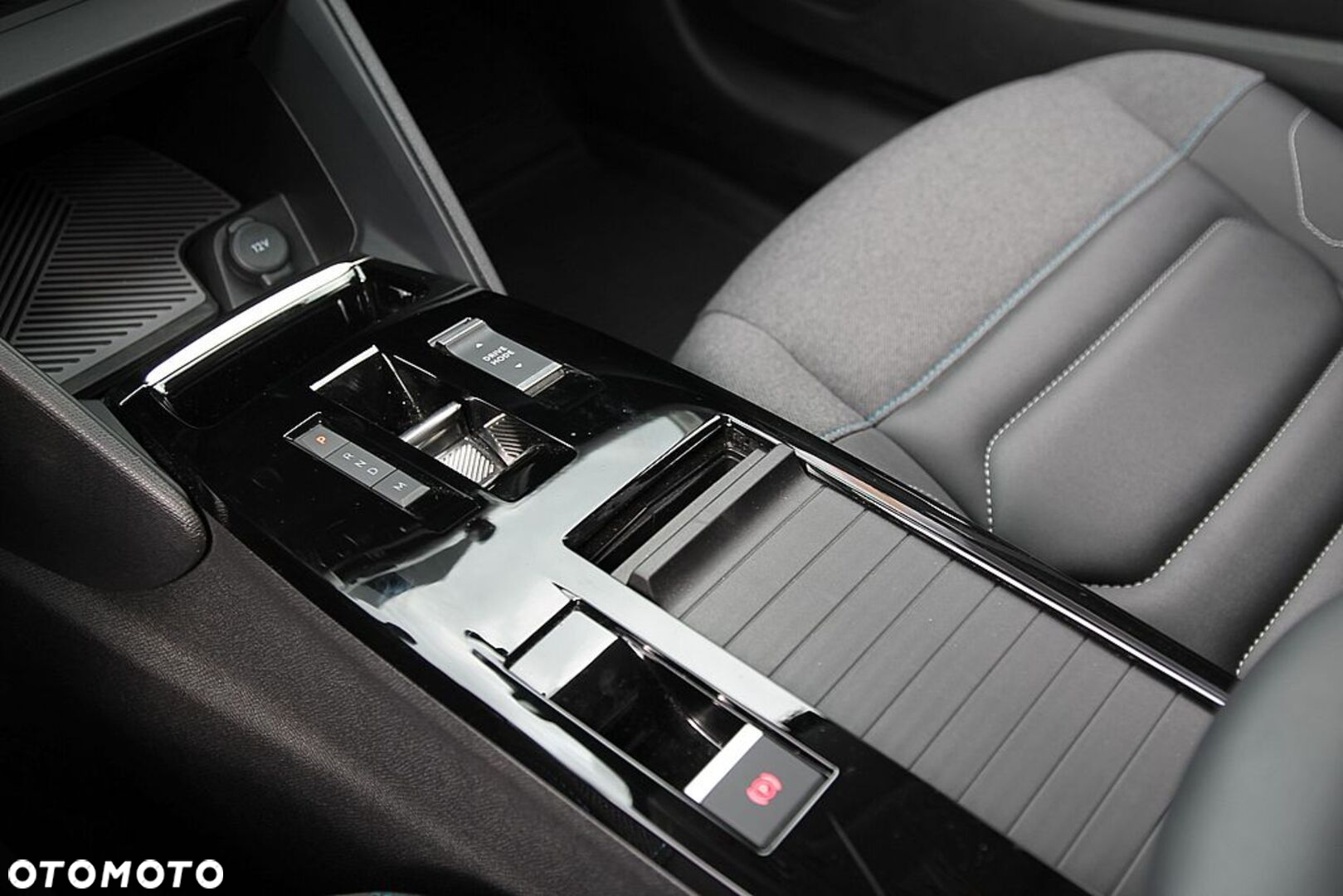 Citroën C4 1.2 PureTech Plus S&S EAT8 - 36