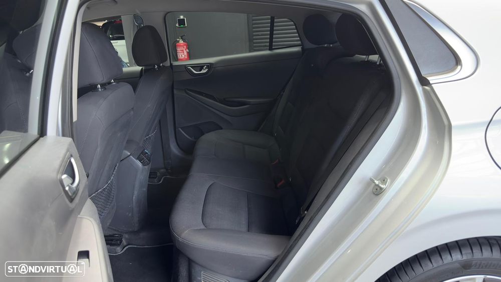 Hyundai Ioniq 1.6 GDI HEV Hybrid Tech - 37