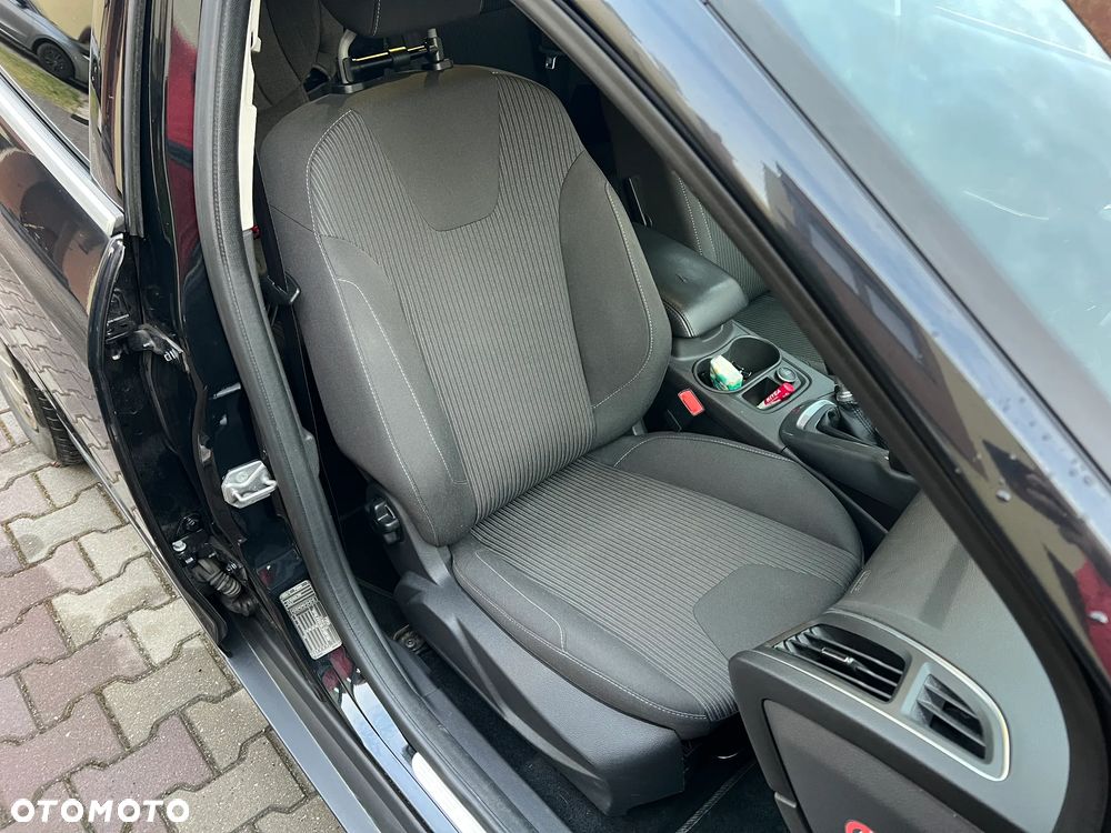 Ford Focus 1.6 TDCi ECOnetic 88g Start-Stopp-System Titanium - 8