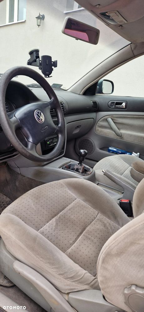 Volkswagen Passat 1.9 TDI - 9