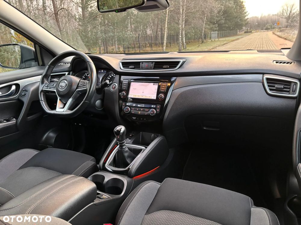 Nissan Qashqai 1.3 DIG-T N-WAY - 30