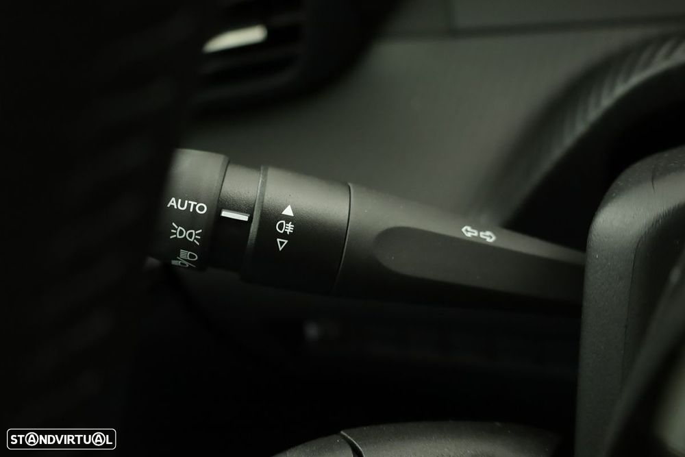 Peugeot 208 1.2 Hybrid Allure e-DCS6 - 16