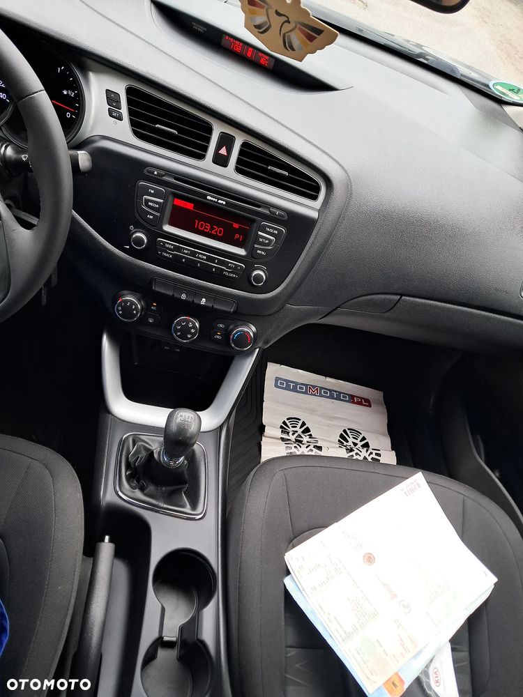 Kia Ceed 1.4 CVVT Attract - 16