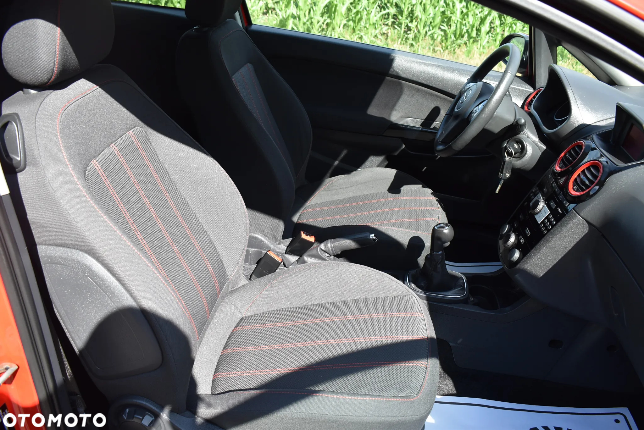 Opel Corsa 1.4 16V Sport - 36