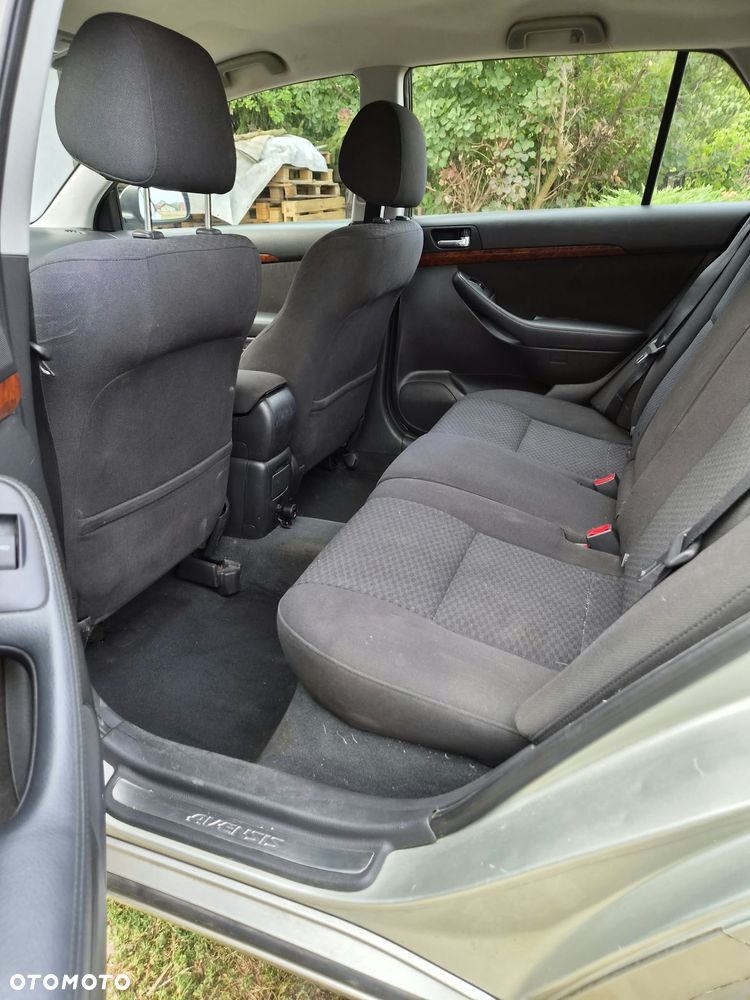 Toyota Avensis 2.0 VVT-i Sol - 10