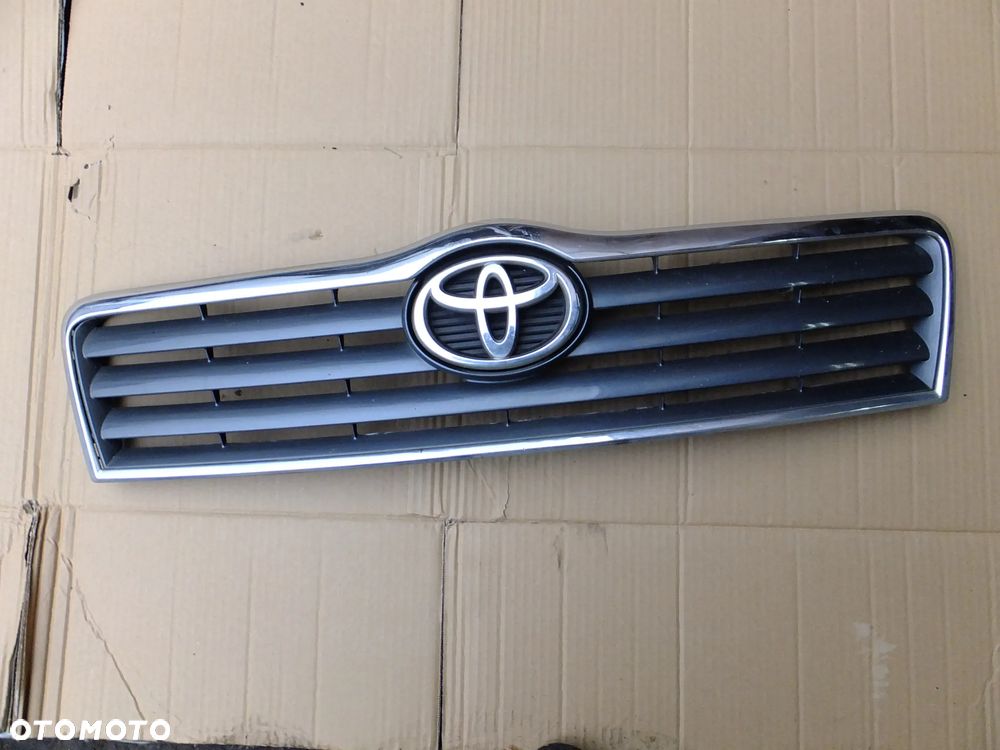 atrapa grill toyota avensis T25 2006r 53114-05060