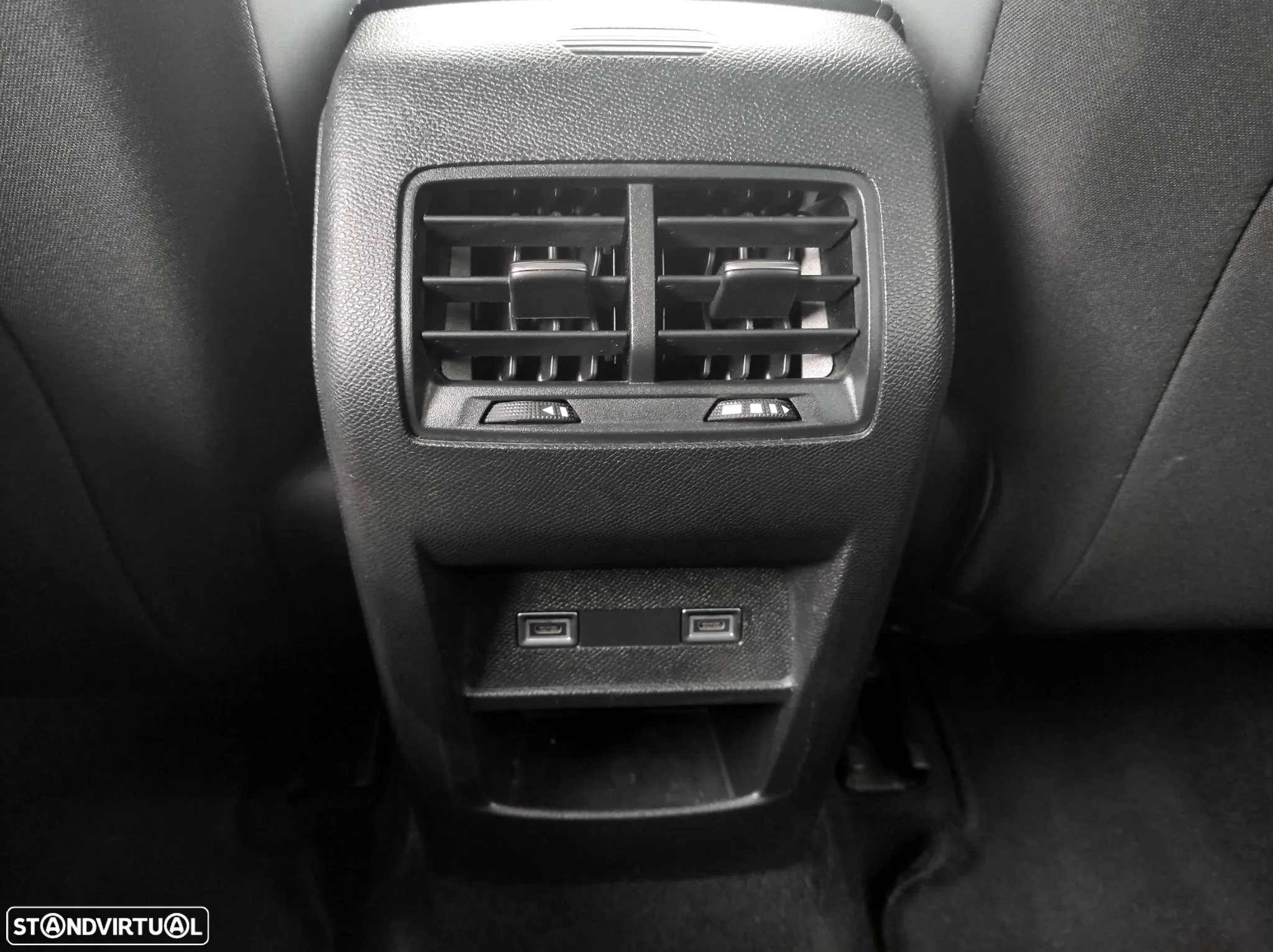Peugeot 308 1.2 PureTech Allure - 32