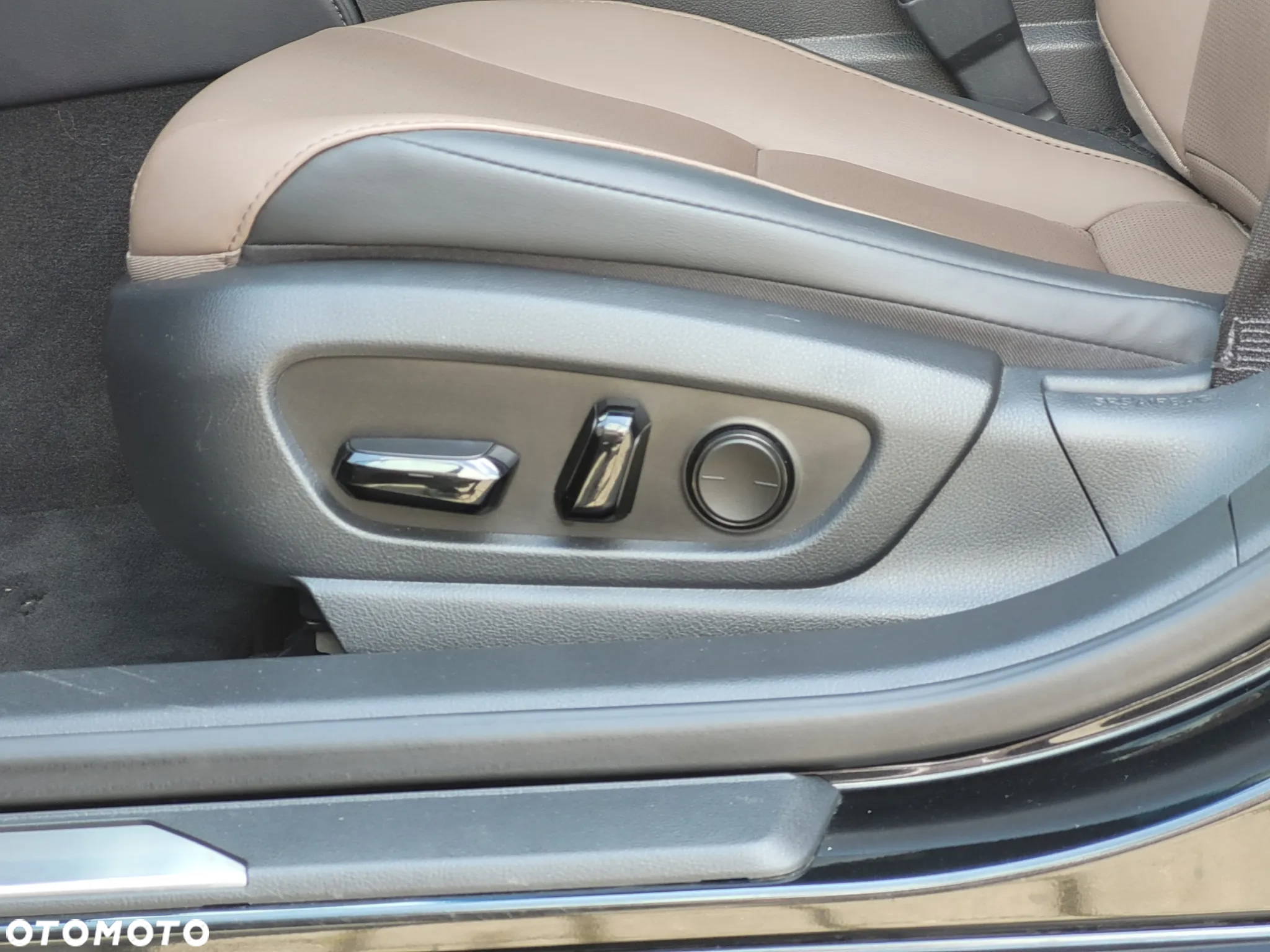Lexus ES ver-300h-f-sport-design - 13