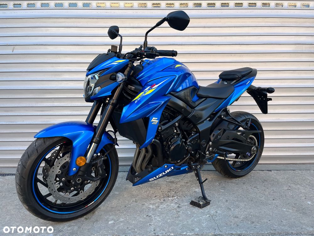 Suzuki GSX - 14
