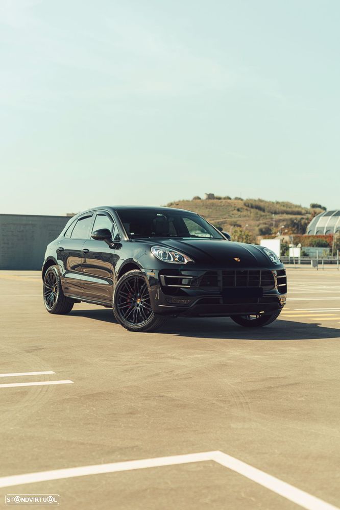 Porsche Macan Turbo - 1