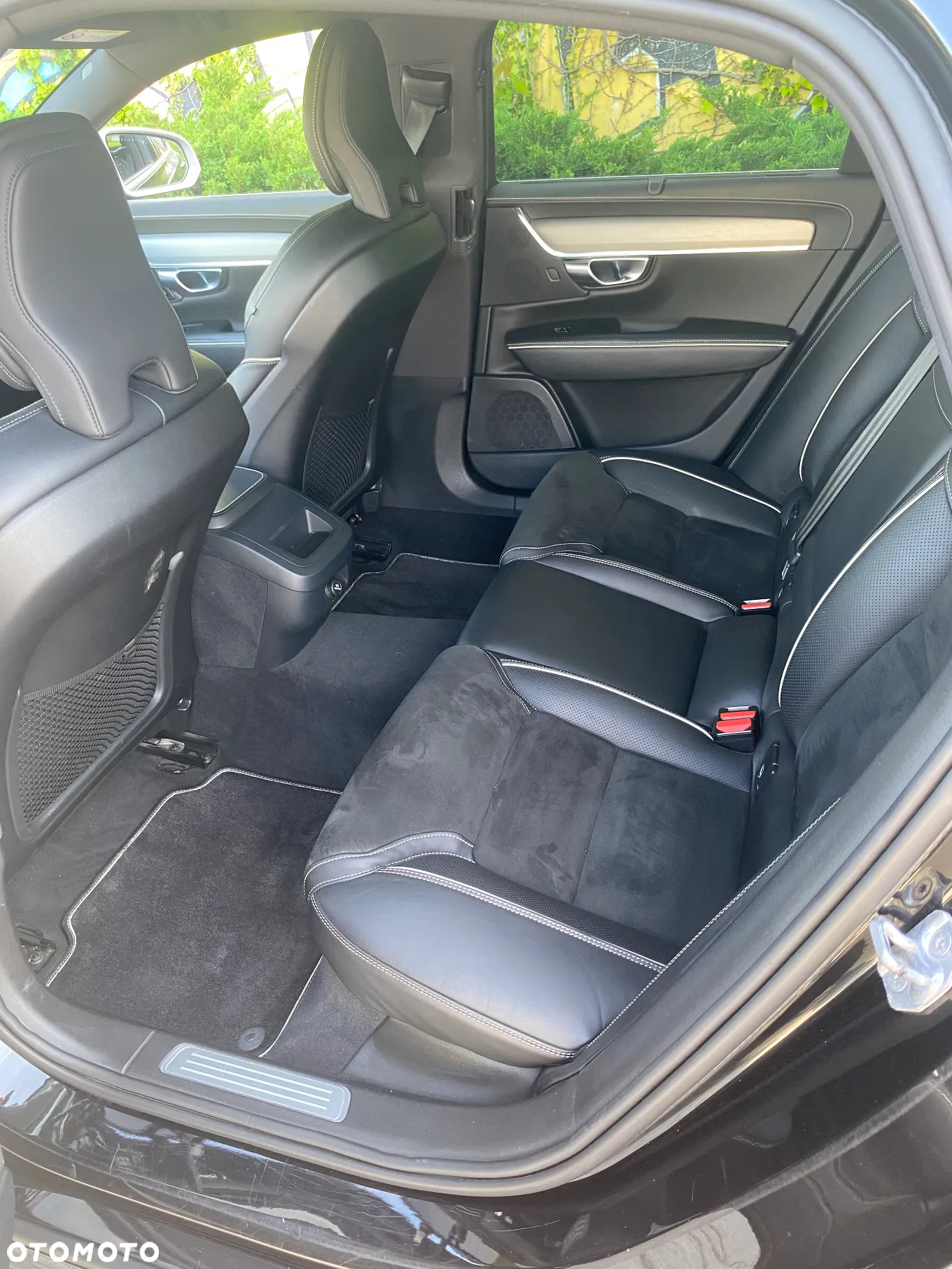 Volvo S90 D5 AWD R-Design - 25