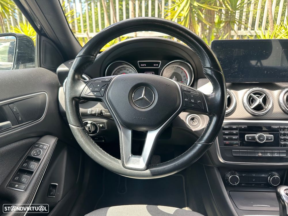 Mercedes-Benz GLA 180 d Urban - 10