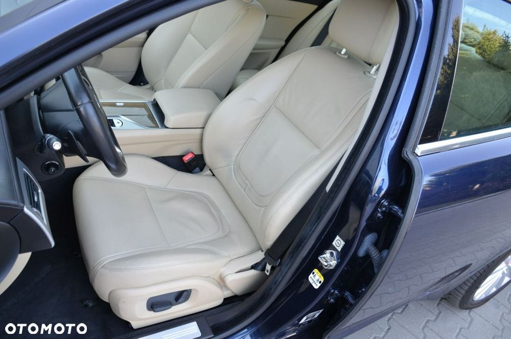 Jaguar XF - 32