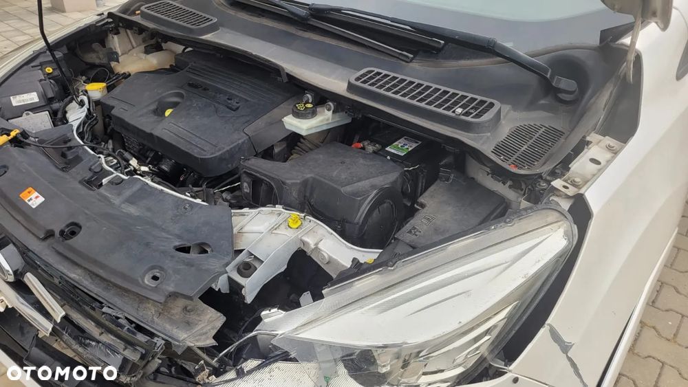 Ford Kuga 2.0 TDCi 2x4 ST-Line - 21