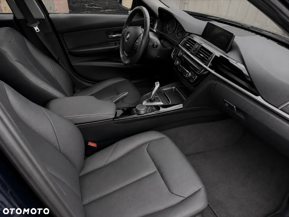 BMW Seria 3 320d Edition M Sport Shadow - 11