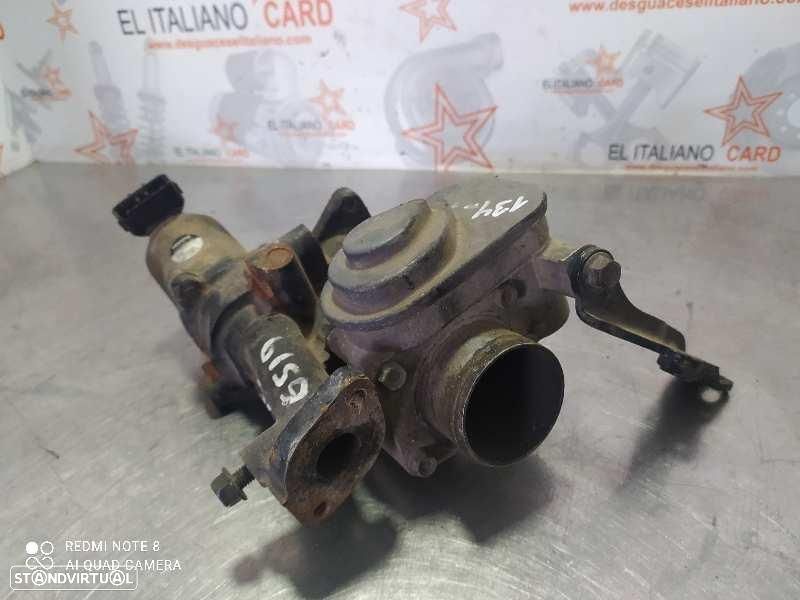 CORPO DE BORBOLETAS OPEL ASTRA H BERLINA - 1