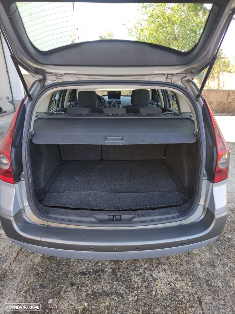 Renault Mégane Break 1.5 dCi Confort - 4