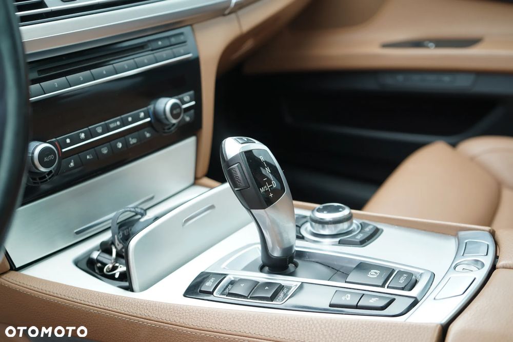 BMW Seria 7 740d xDrive - 12