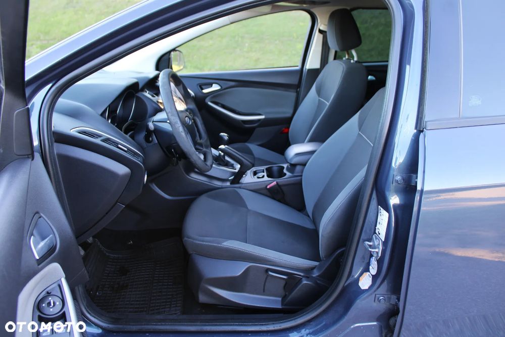 Ford Focus SW - 21