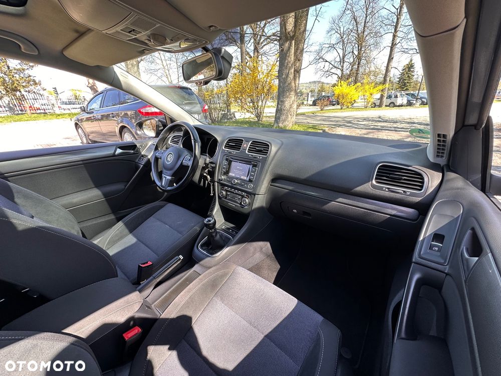Volkswagen Golf 1.6 TDI DPF BlueMotion - 26