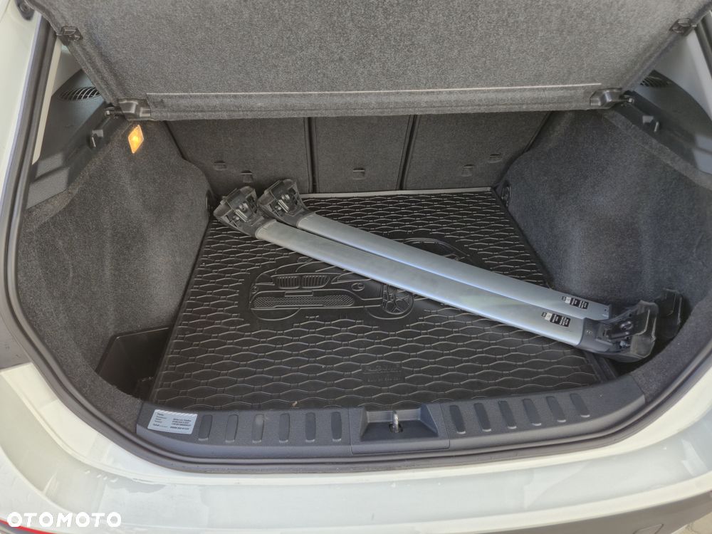 BMW X1 sDrive18i Sport Line - 12