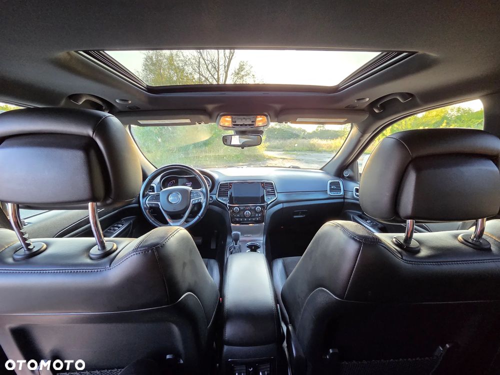 Jeep Grand Cherokee - 21