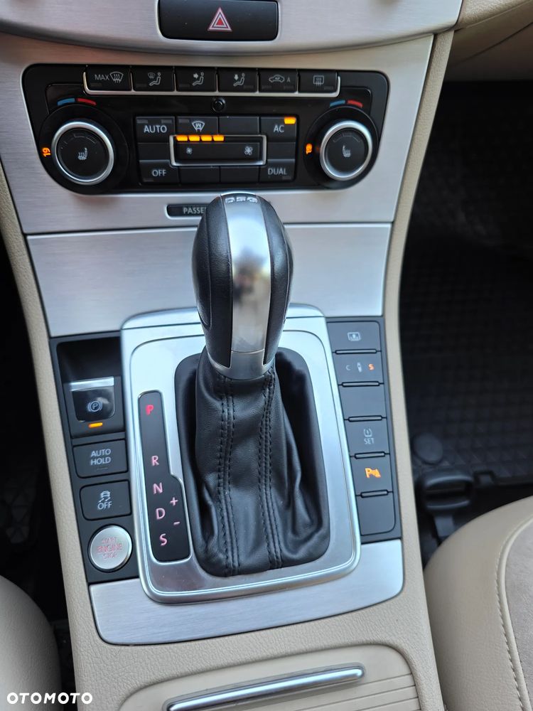 Volkswagen Passat 2.0 TSI Highline DSG - 13