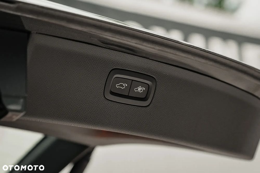 Volvo XC 90 T8 AWD Twin Engine Geartronic Inscription - 29