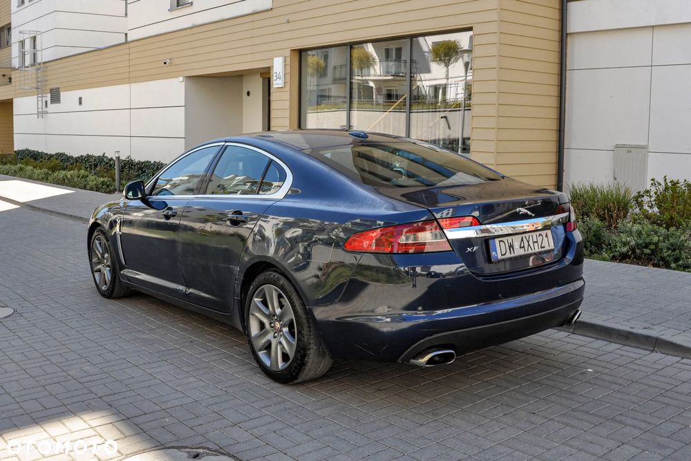 Jaguar XF - 3