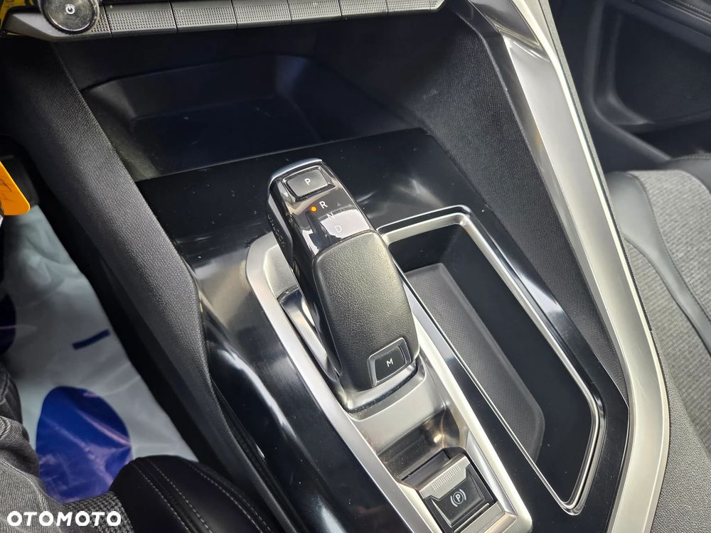 Peugeot 3008 1.6 BlueHDi Allure S&S EAT6 - 22