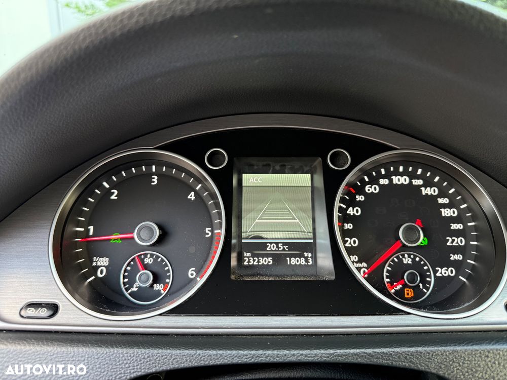 Volkswagen Passat 2.0 TDI DSG BlueMotion Technology Highline - 9