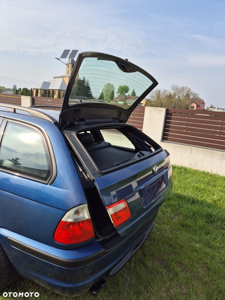 BMW Seria 3 320i Touring - 23