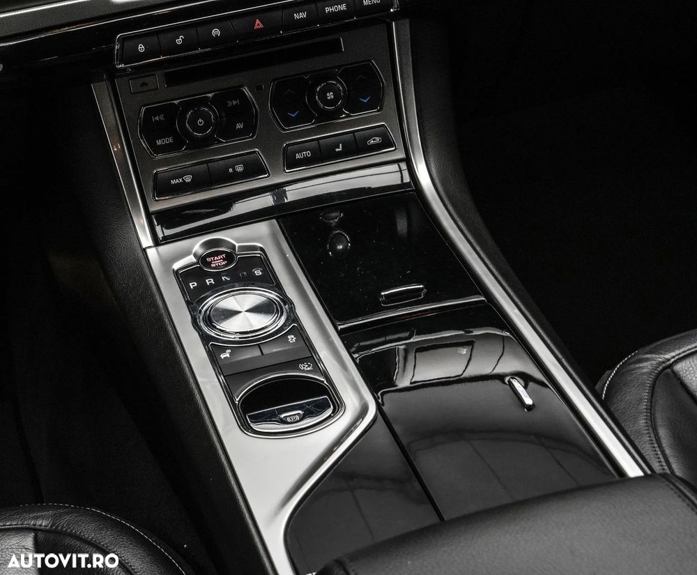 Jaguar XF 2.2D Premium Luxury - 20